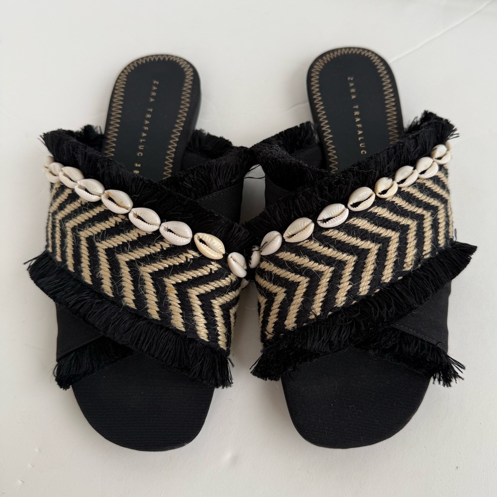 ZARA Black Sandals with seashells, size 38 (US 8)
